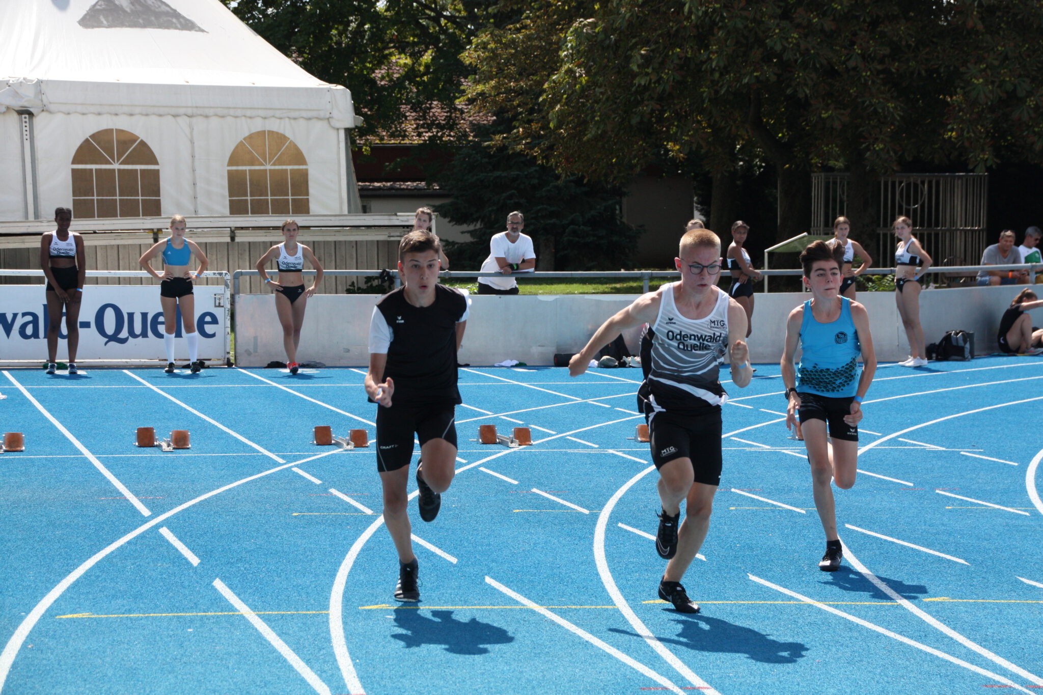 Raphael Bottas (links) über 100m beim MTG Sommersportfest
