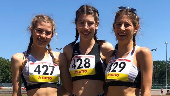 Kim, Maya und Nina Heidemann freuten sich über Bronze bei den Hessischen Staffelmeisterschaften.